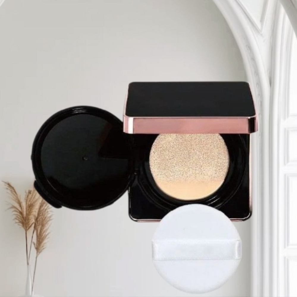 Cushion Foundation with Applicator - Black and Cream